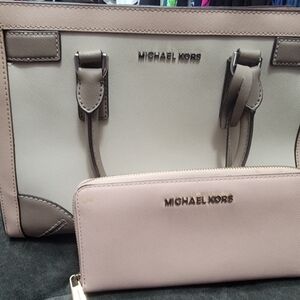 Michael Kors Tan and Cream Women's Bag Set